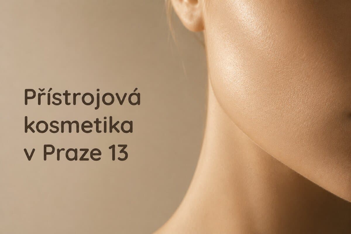 Detail hladké pleti tváře v měkkém teplém světle